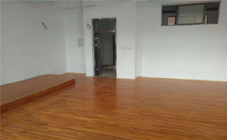 拼接板風(fēng)雨操場地板哪個(gè)品牌好？