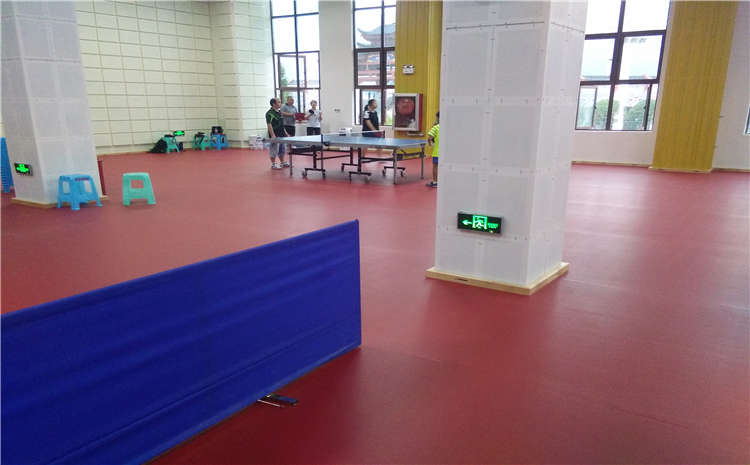 松木籃球運(yùn)動(dòng)地板哪個(gè)牌子好？