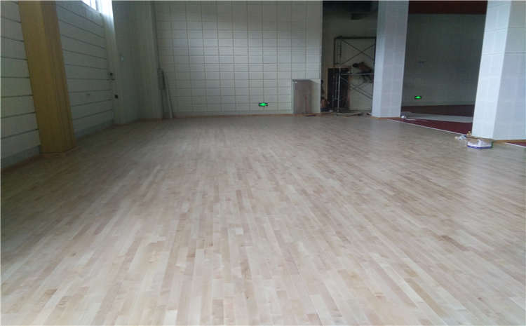 體育館木地板單層龍骨與雙層龍骨存在哪些區(qū)別？