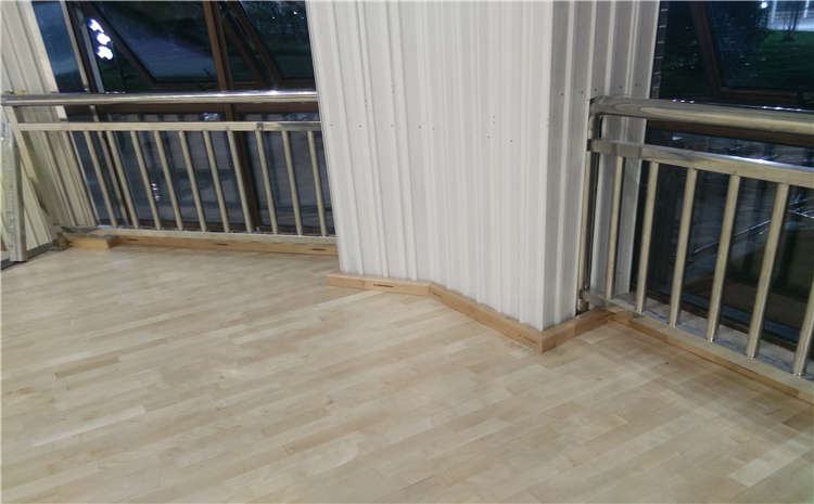 常見的風(fēng)雨操場實(shí)木運(yùn)動(dòng)地板哪家公司好