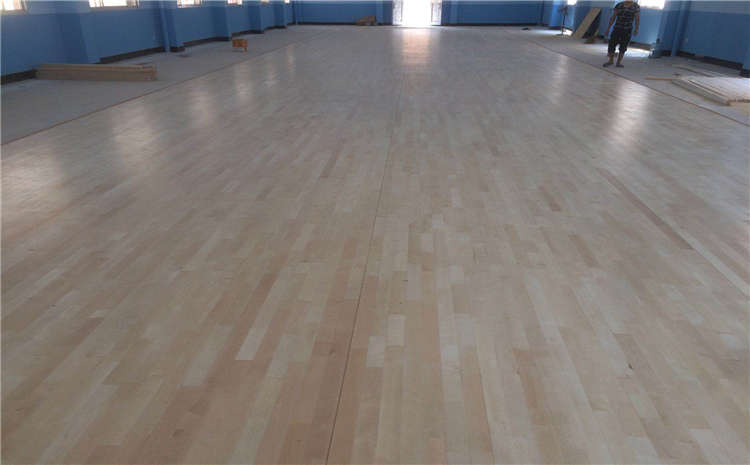 五角楓體育館實木地板廠**哪**好？