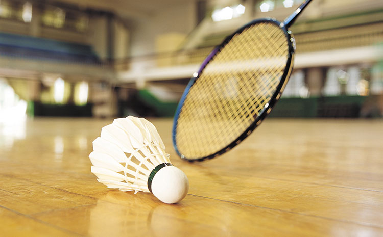 學校風雨操場地板多少錢一平米?