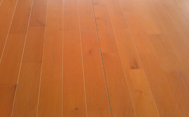 指接板籃球場地木地板一般多少錢？