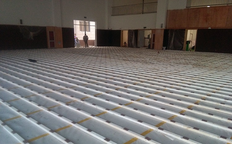 20厚風雨操場運動地板怎么維修？