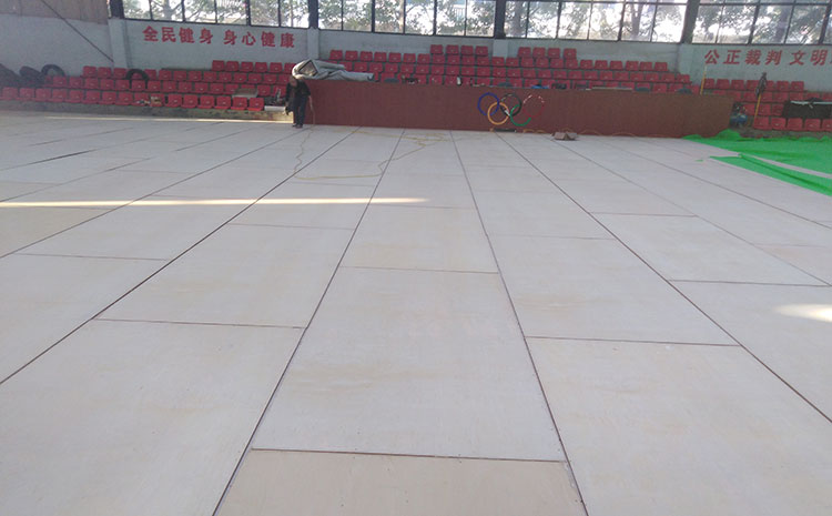 保養(yǎng)指接板實(shí)木運(yùn)動地板時(shí)禁止打蠟